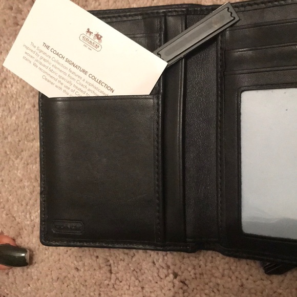 ✨SALE✨💕Coach Wallet💕 - Picture 5 of 5